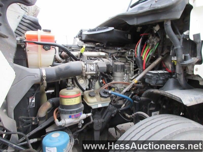 2014 FREIGHTLINER CASCADIA T/A DAYCAB, HESS REPORT IN PHOTOS, 227395 MILES