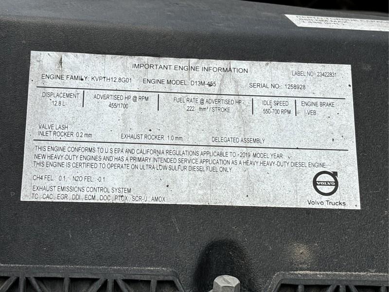 2020 VOLVO VNL860 T/A SLEEPER