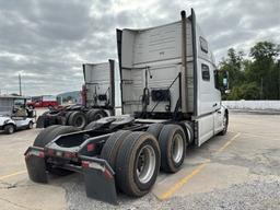 2020 VOLVO VNL860 T/A SLEEPER
