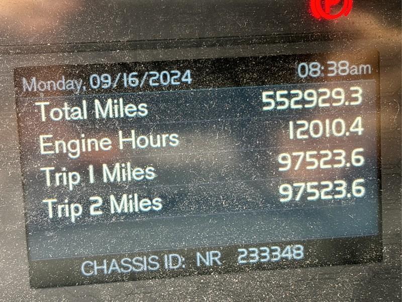 2020 VOLVO VNL860 T/A SLEEPER