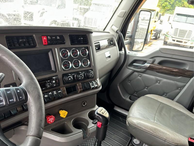 2016 KENWORTH T680 T/A SLEEPER
