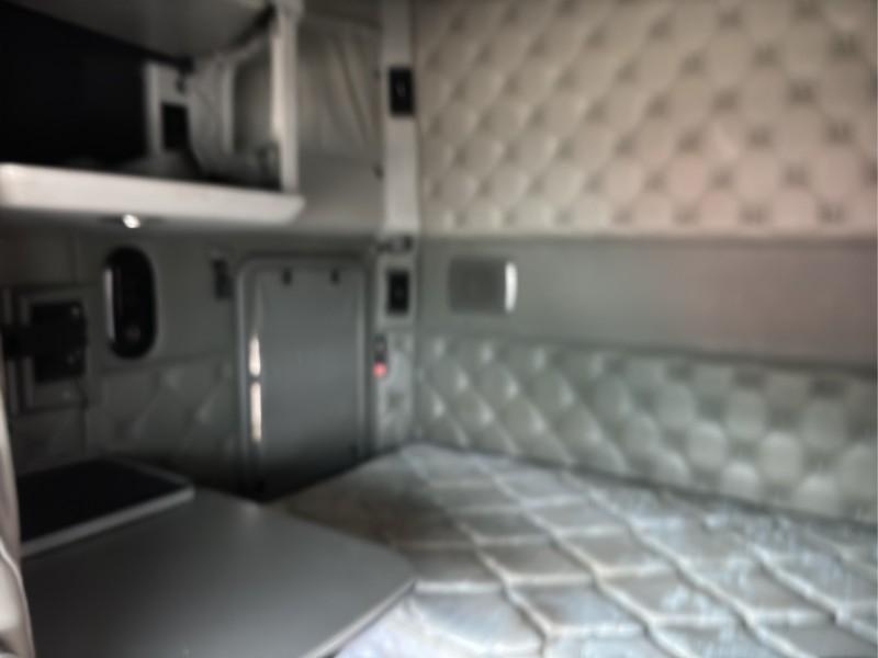 2016 KENWORTH T680 T/A SLEEPER