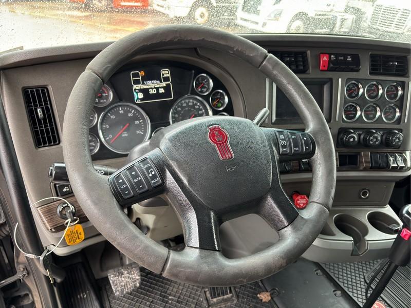 2016 KENWORTH T680 T/A SLEEPER