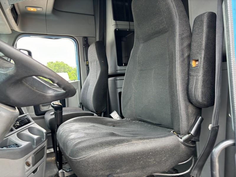 2012 FREIGHTLINER COLUMBIA GLIDER T/A SLEEPER
