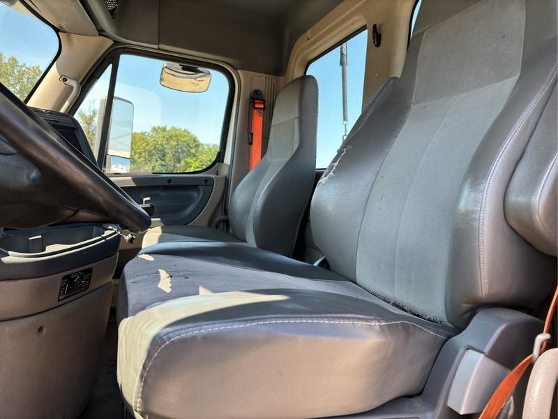 2016 FREIGHTLINER CASCADIA S/A DAYCAB