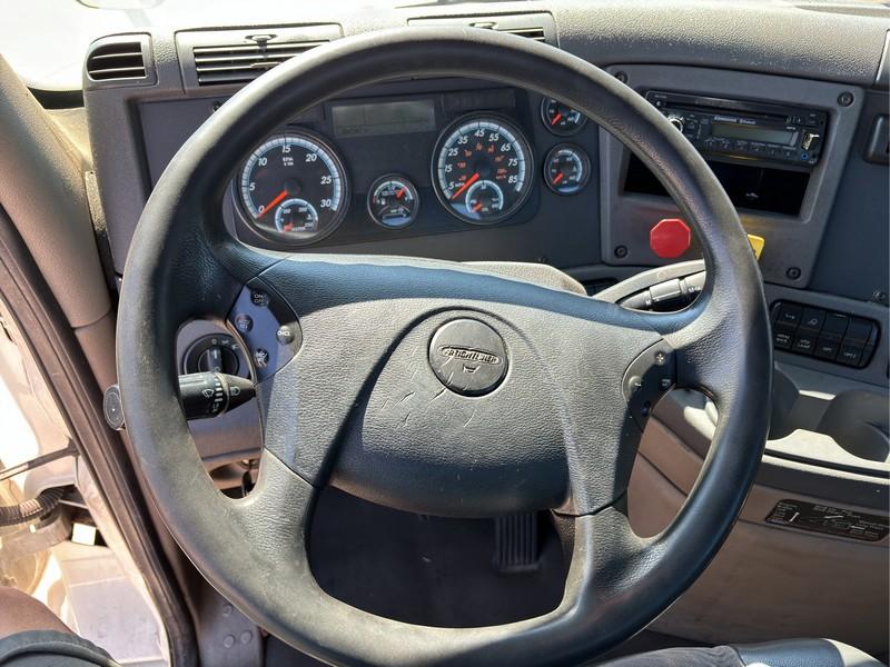 2016 FREIGHTLINER CASCADIA S/A DAYCAB