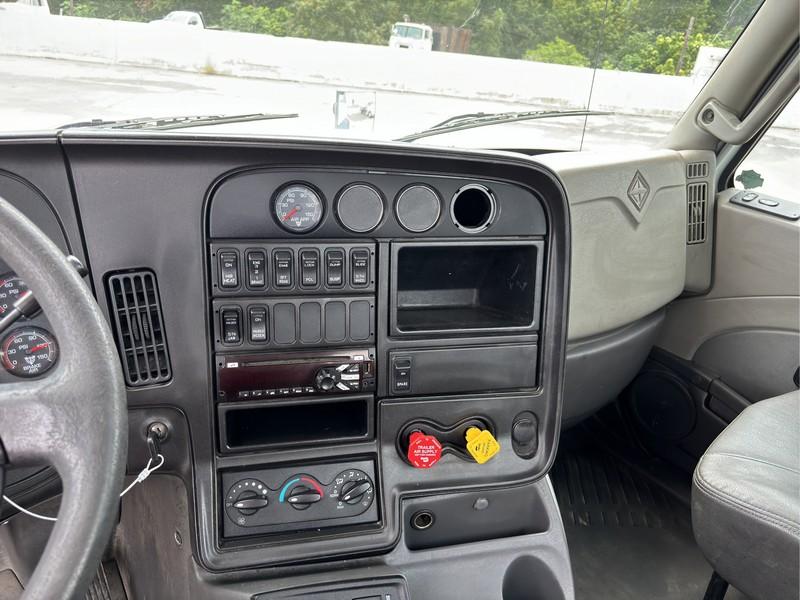 2015 INTERNATIONAL T/A DAYCAB