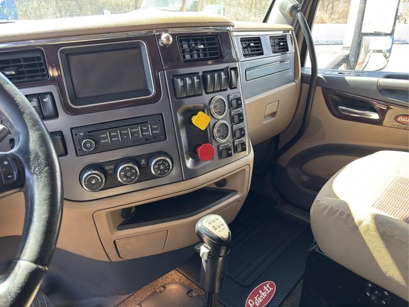 2016  PETERBILT  579  T/A SLEEPER