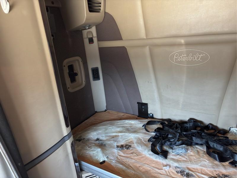 2016  PETERBILT  579  T/A SLEEPER