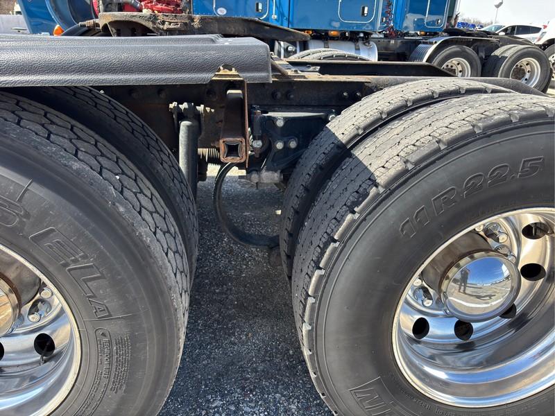 2016  PETERBILT  579  T/A SLEEPER