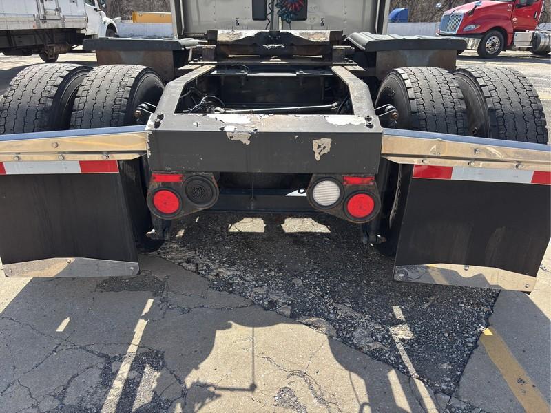 2016  PETERBILT  579  T/A SLEEPER