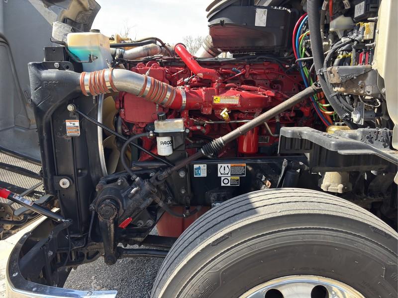 2016  PETERBILT  579  T/A SLEEPER