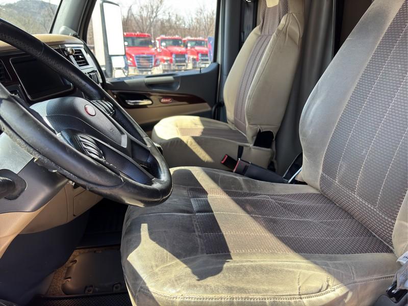 2016  PETERBILT  579  T/A SLEEPER