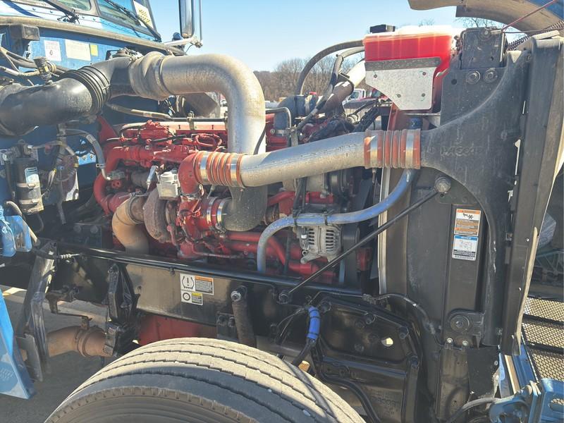 2019  PETERBILT  389  T/A DAYCAB