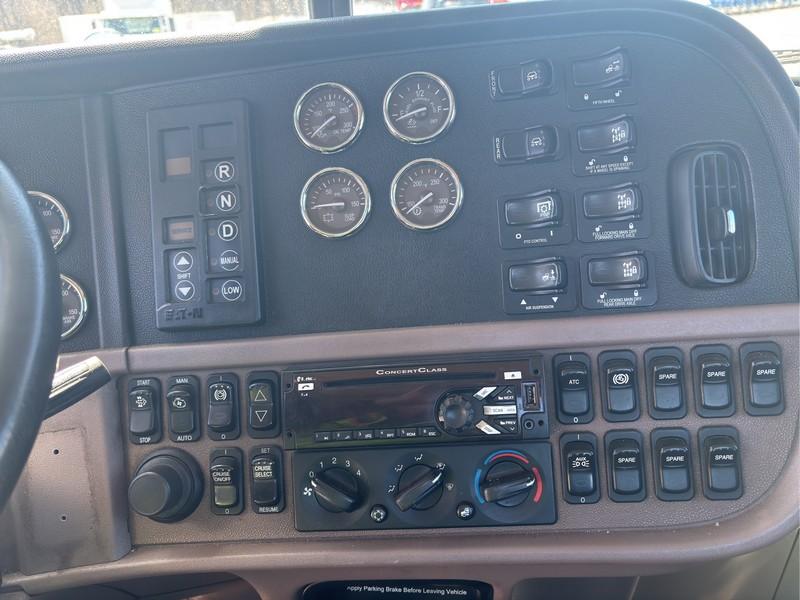 2019  PETERBILT  389  T/A DAYCAB