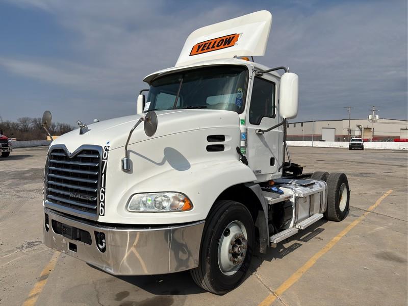 2017  MACK  CXU612  S/A DAYCAB
