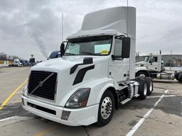 2016  VOLVO  T/A DAYCAB
