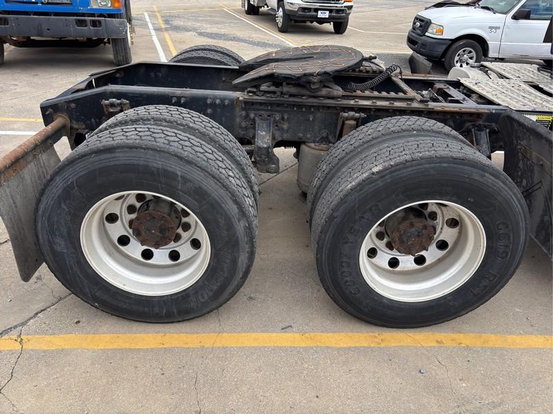 2013  MACK  CXU613  T/A DAYCAB