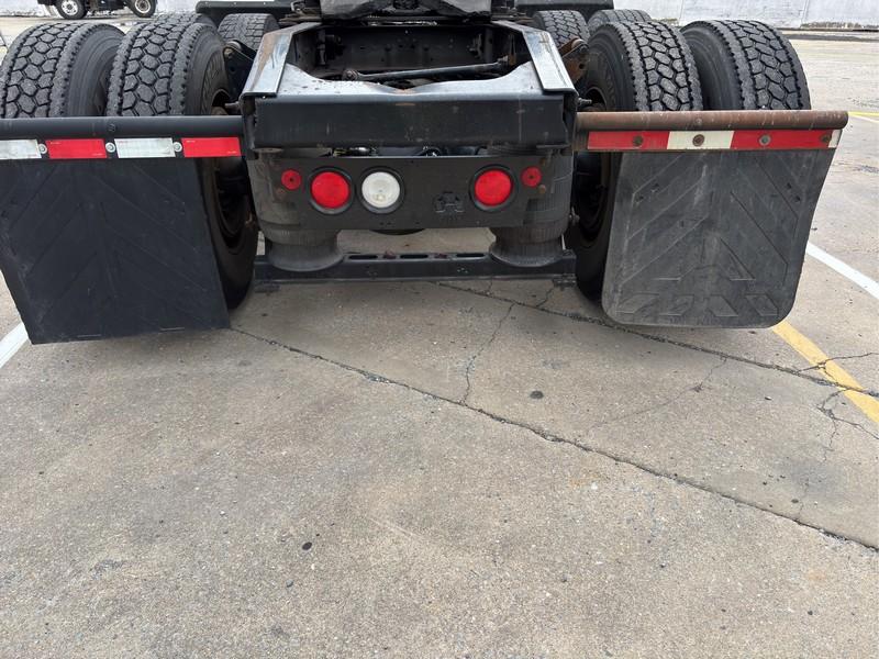 2013  MACK  CXU613  T/A DAYCAB
