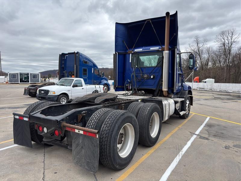 2013  MACK  CXU613  T/A DAYCAB