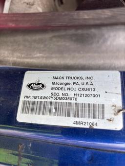 2013  MACK  CXU613  T/A DAYCAB
