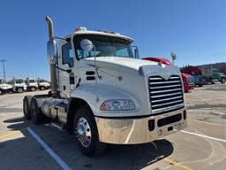 2012  MACK  CXU613  T/A DAYCAB