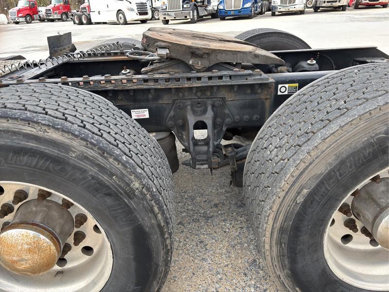 2018  KENWORTH  T680  T/A SLEEPER