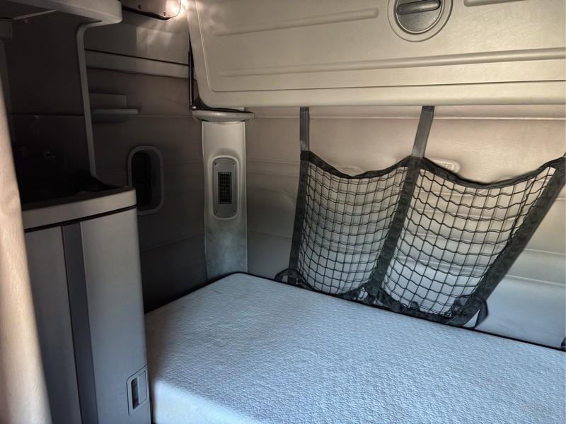 2016  FREIGHTLINER  COLUMBIA GLIDER  T/A SLEEPER