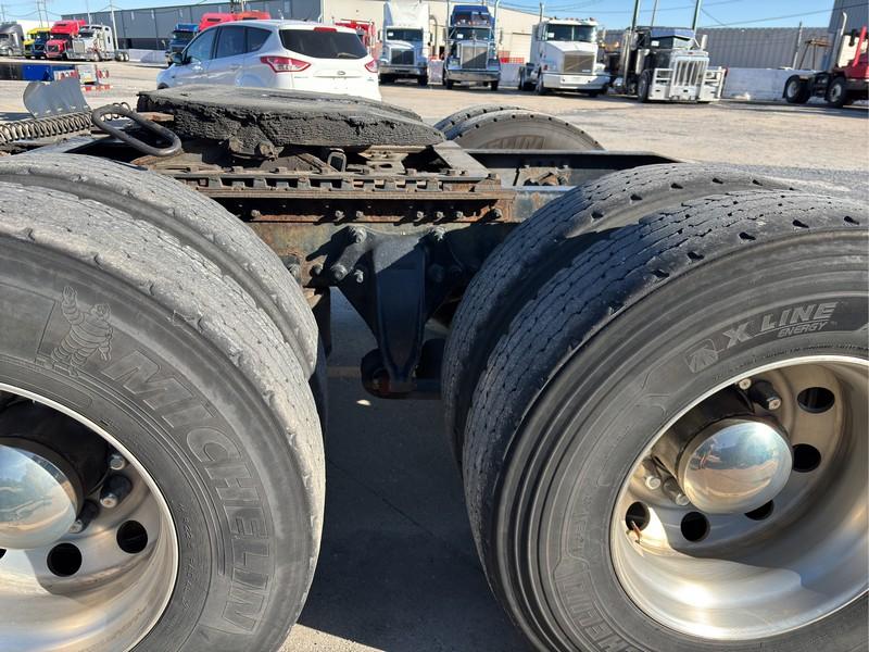 2016  FREIGHTLINER  COLUMBIA GLIDER  T/A SLEEPER