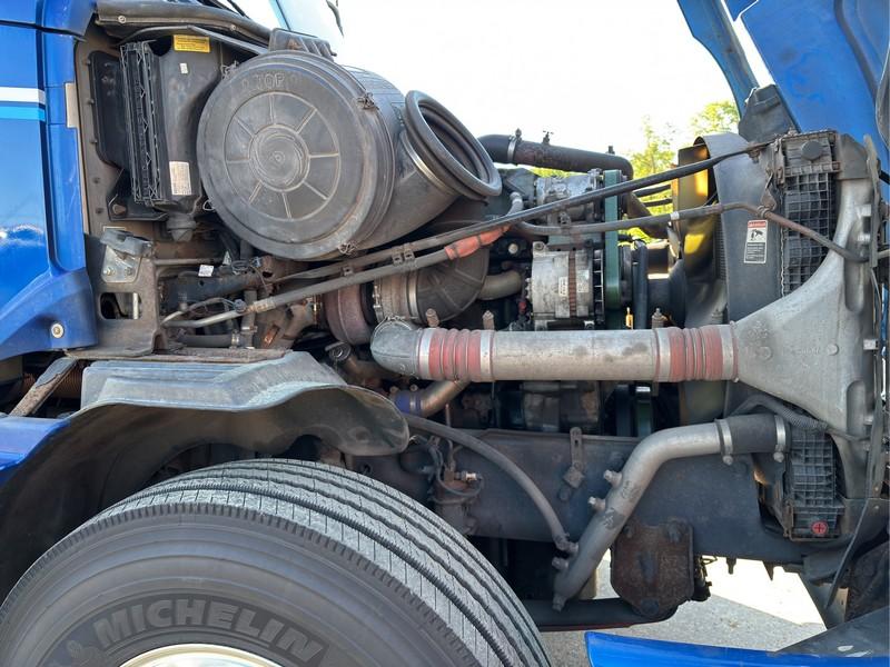2016  FREIGHTLINER  COLUMBIA GLIDER  T/A SLEEPER