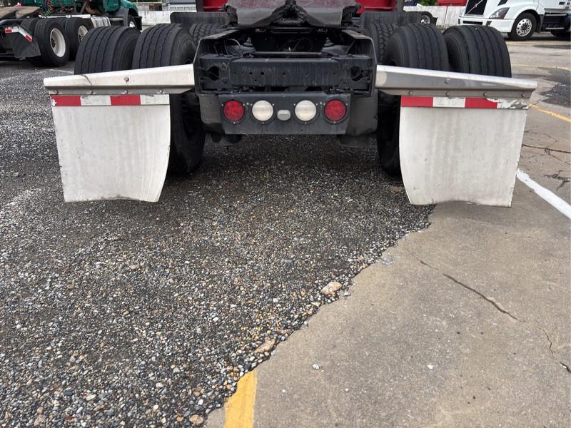 2015  KENWORTH  T680  T/A 6x2 SLEEPER