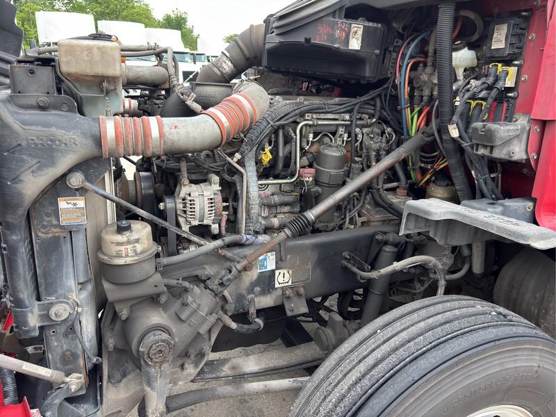 2015  KENWORTH  T680  T/A 6x2 SLEEPER