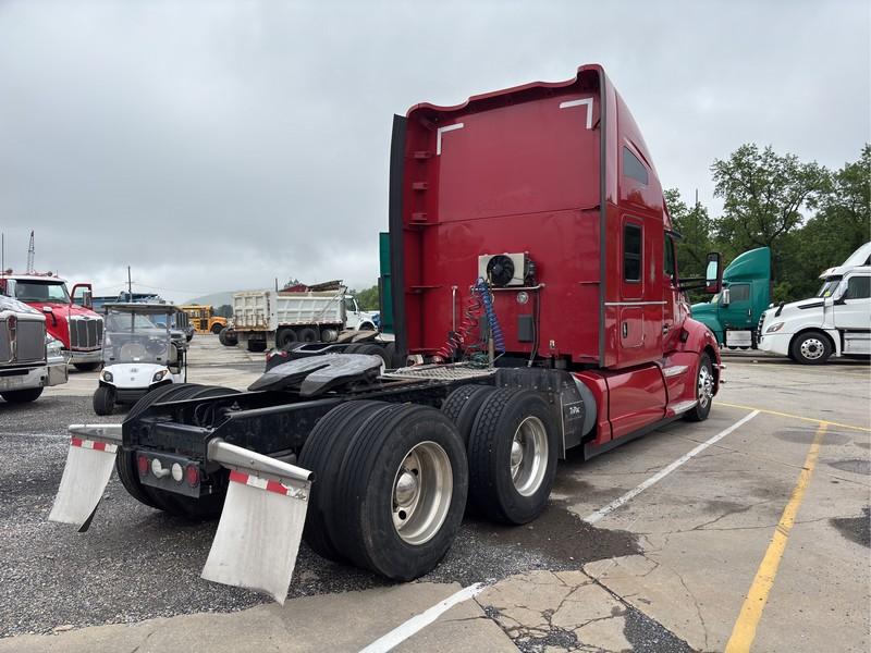 2015  KENWORTH  T680  T/A 6x2 SLEEPER