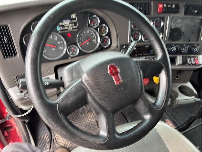 2015  KENWORTH  T680  T/A 6x2 SLEEPER