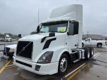 2017  VOLVO  VNL  T/A DAYCAB