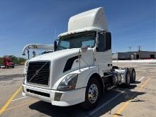 2011  VOLVO  VNL  T/A DAYCAB
