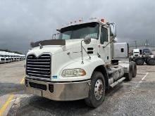 2009  MACK  CXU613  T/A DAYCAB