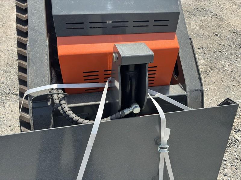 HURRICANE  HRC700  MINI COMPACT TRACK LOADER