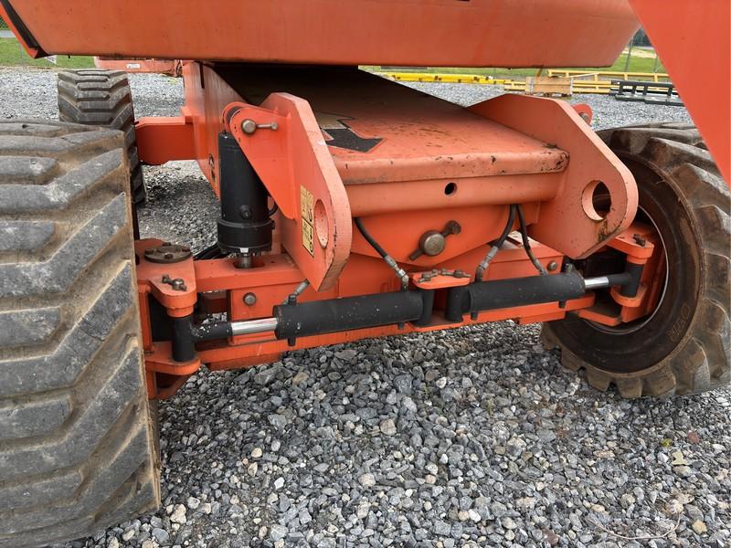 JLG  800A  MANLIFT
