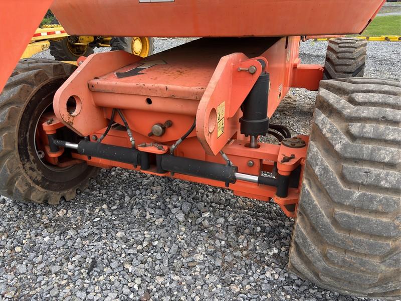 JLG  800A  MANLIFT