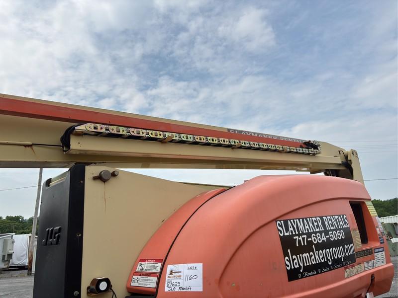JLG  800A  MANLIFT