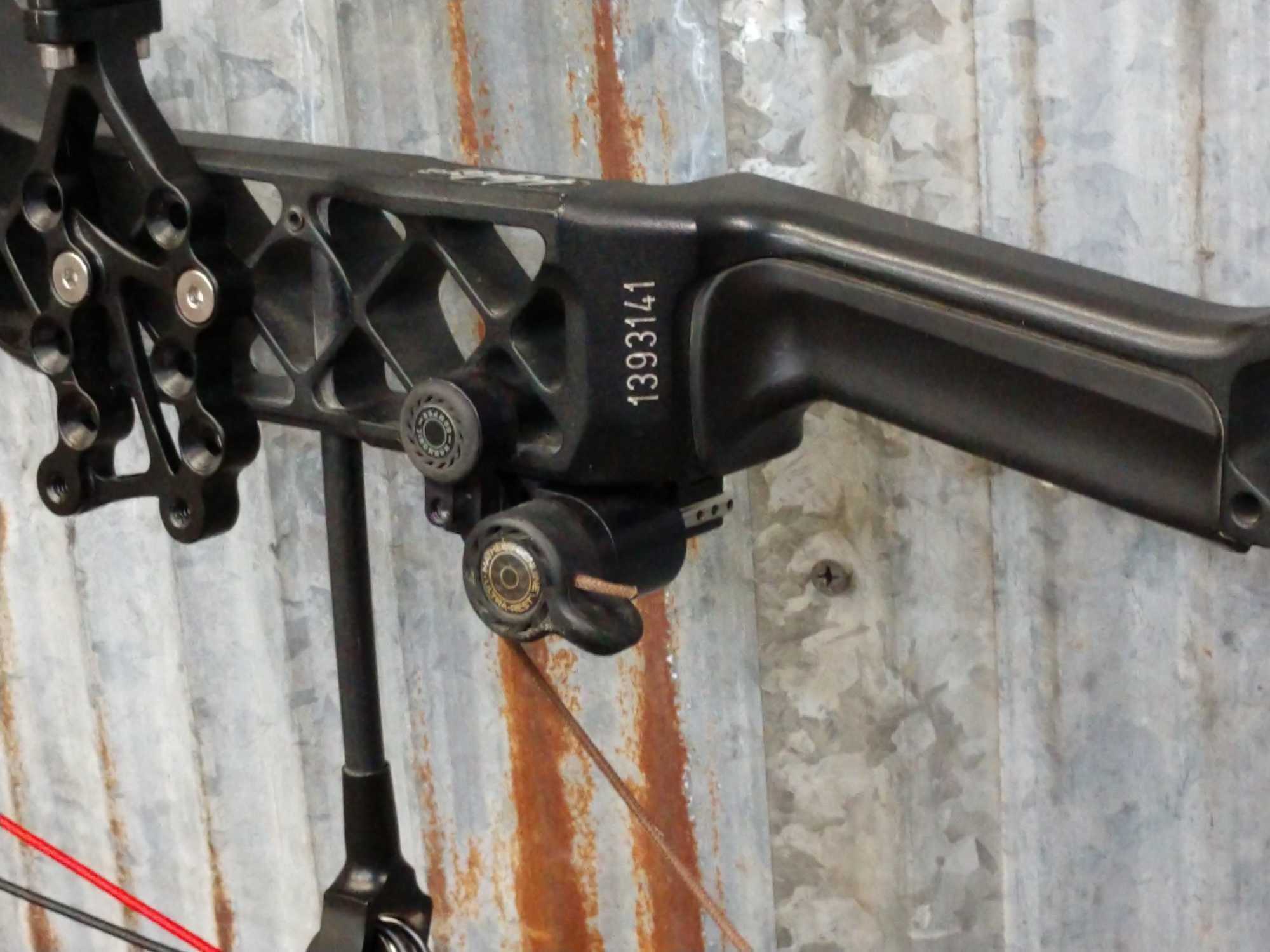 Mathews HeliM Compound Bow