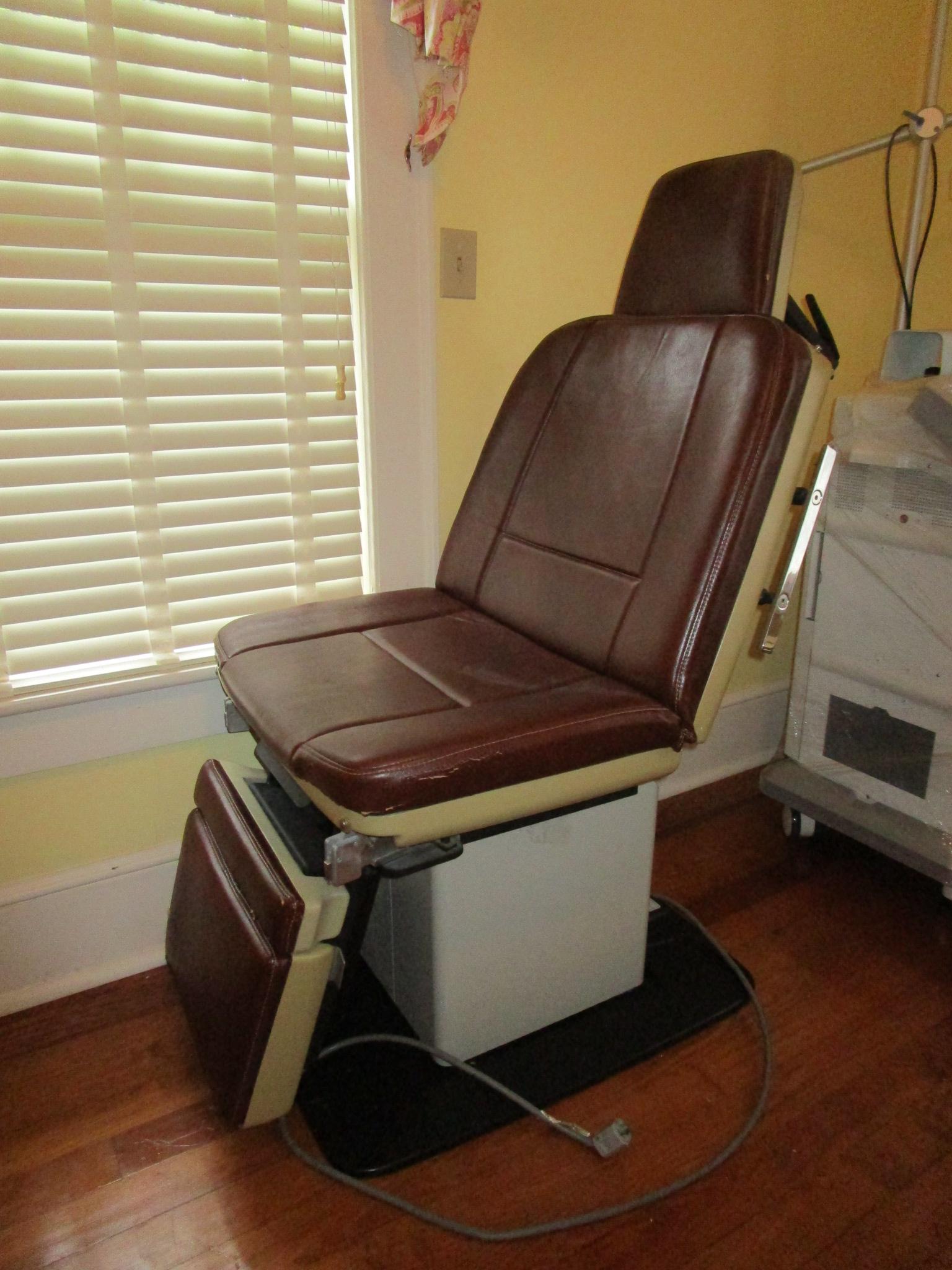 "Mid Mark" Medical Exam Table Model 411