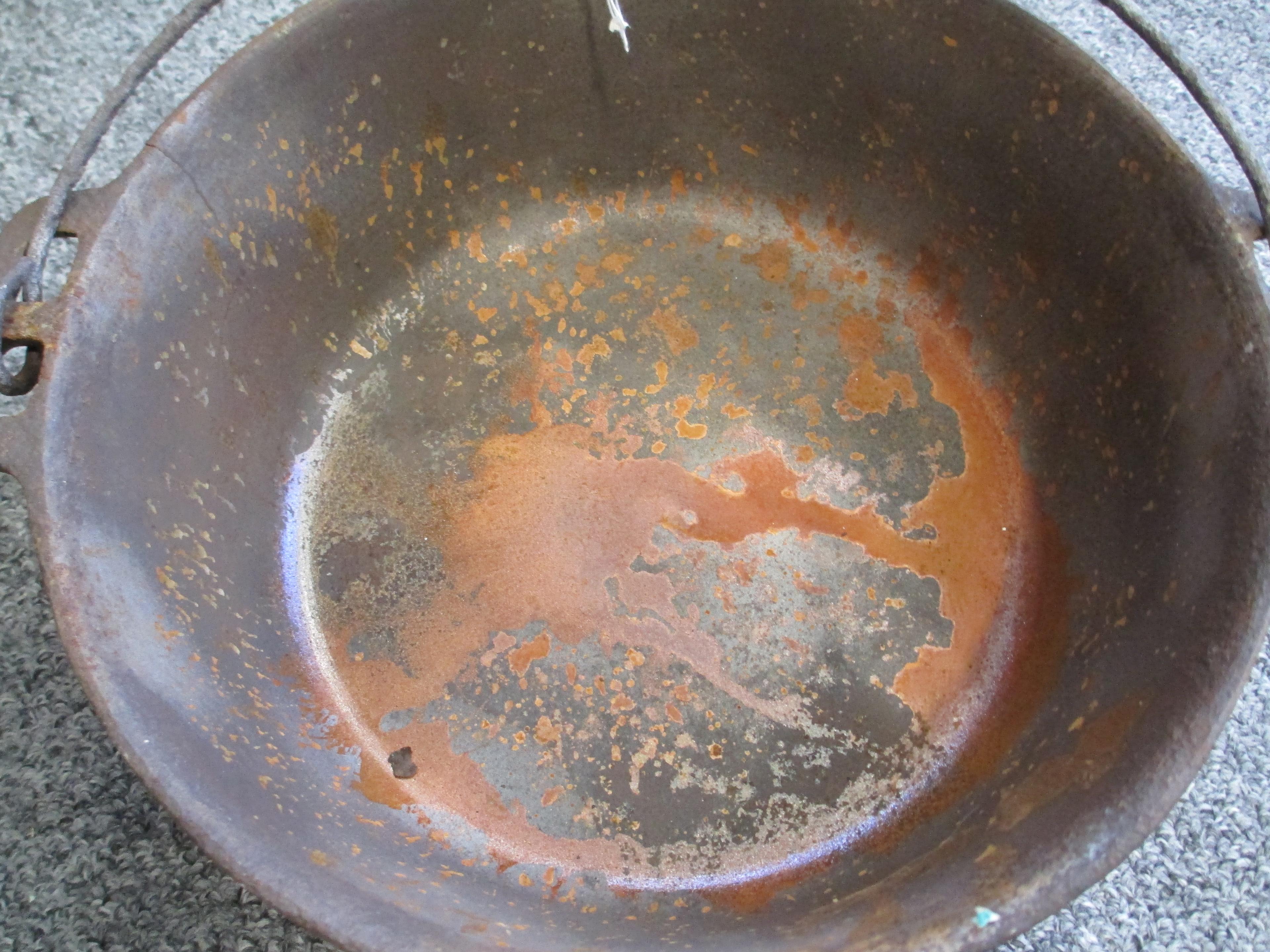 12"x 4-1/2" Griswold Wagner 5 qt. Cast Iron Pot