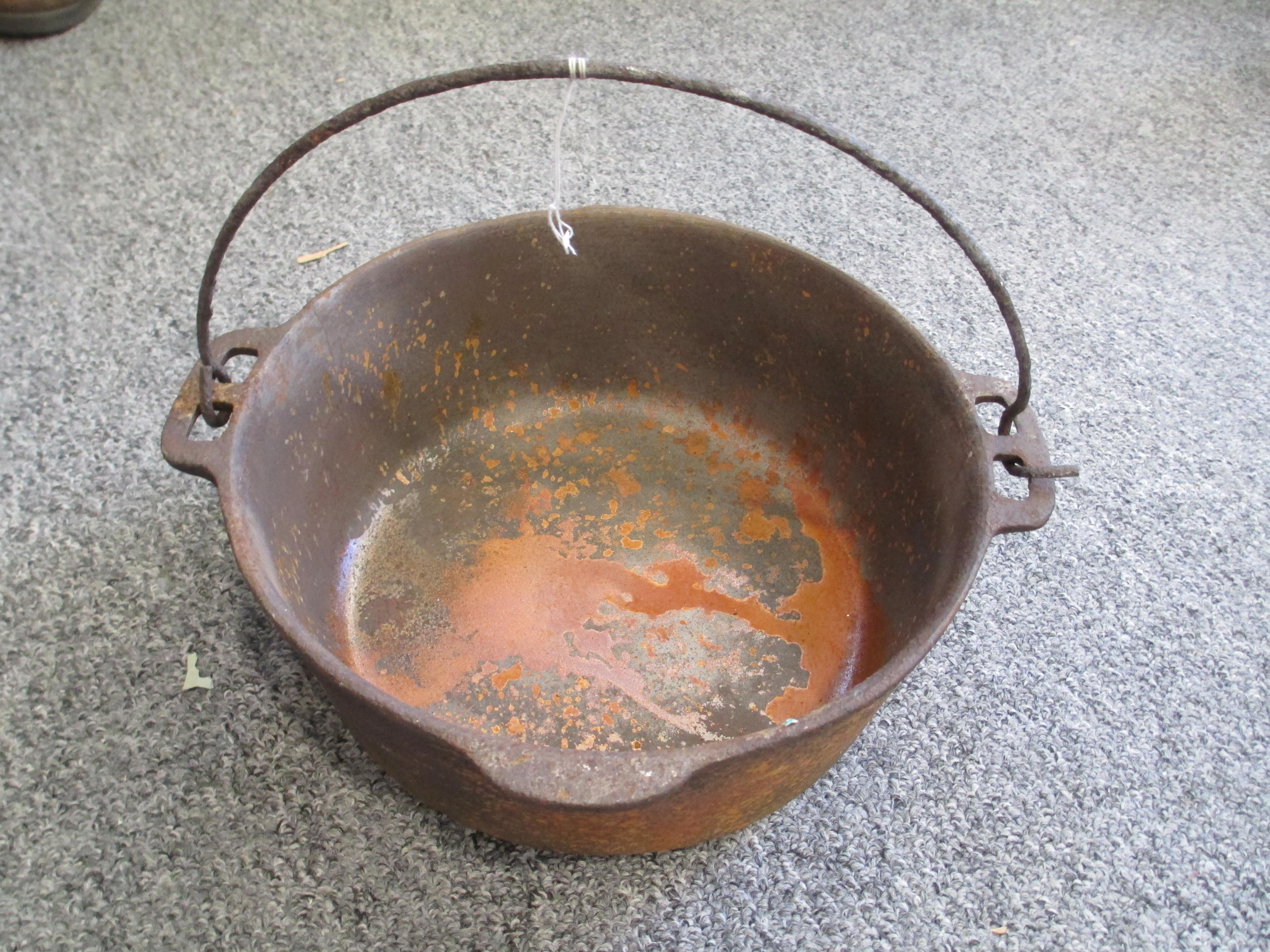 12"x 4-1/2" Griswold Wagner 5 qt. Cast Iron Pot
