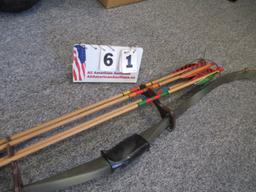Fiberglass Bow with Quiver and Four Arrows