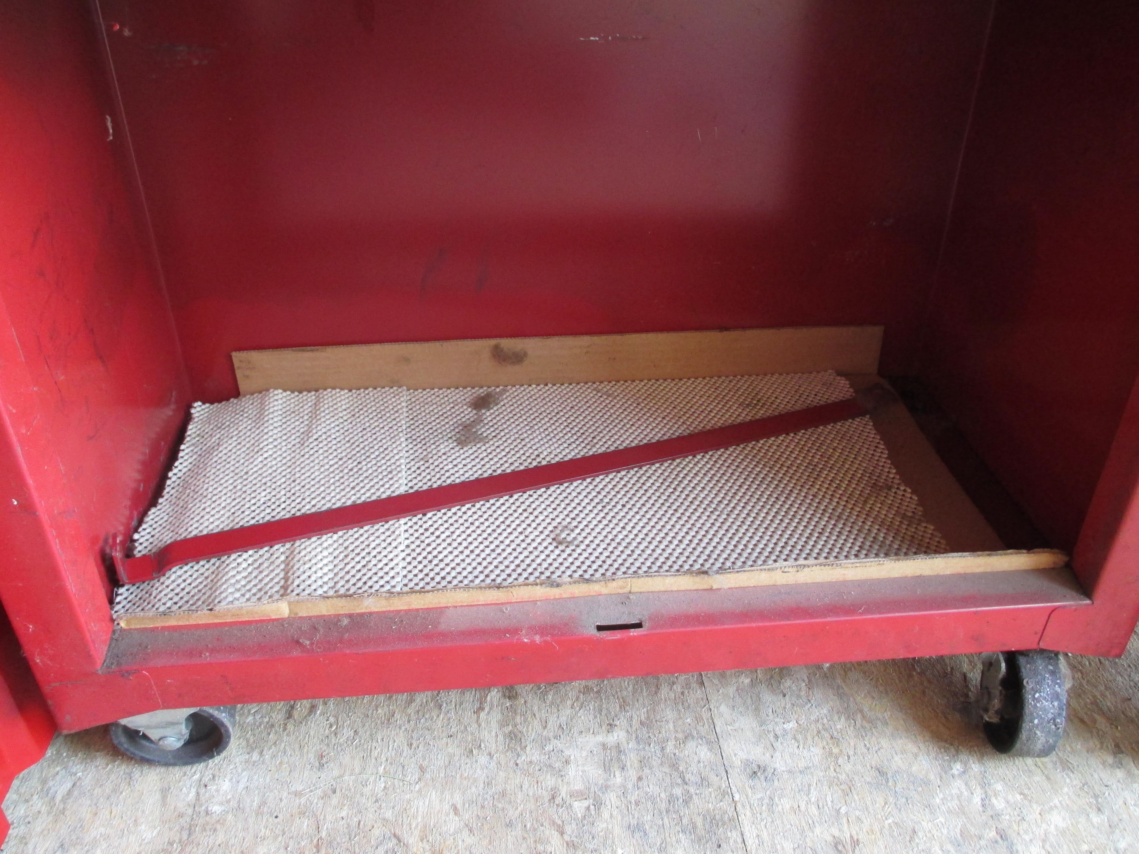 Two Piece Craftsman Locking Rolling Tool Box
