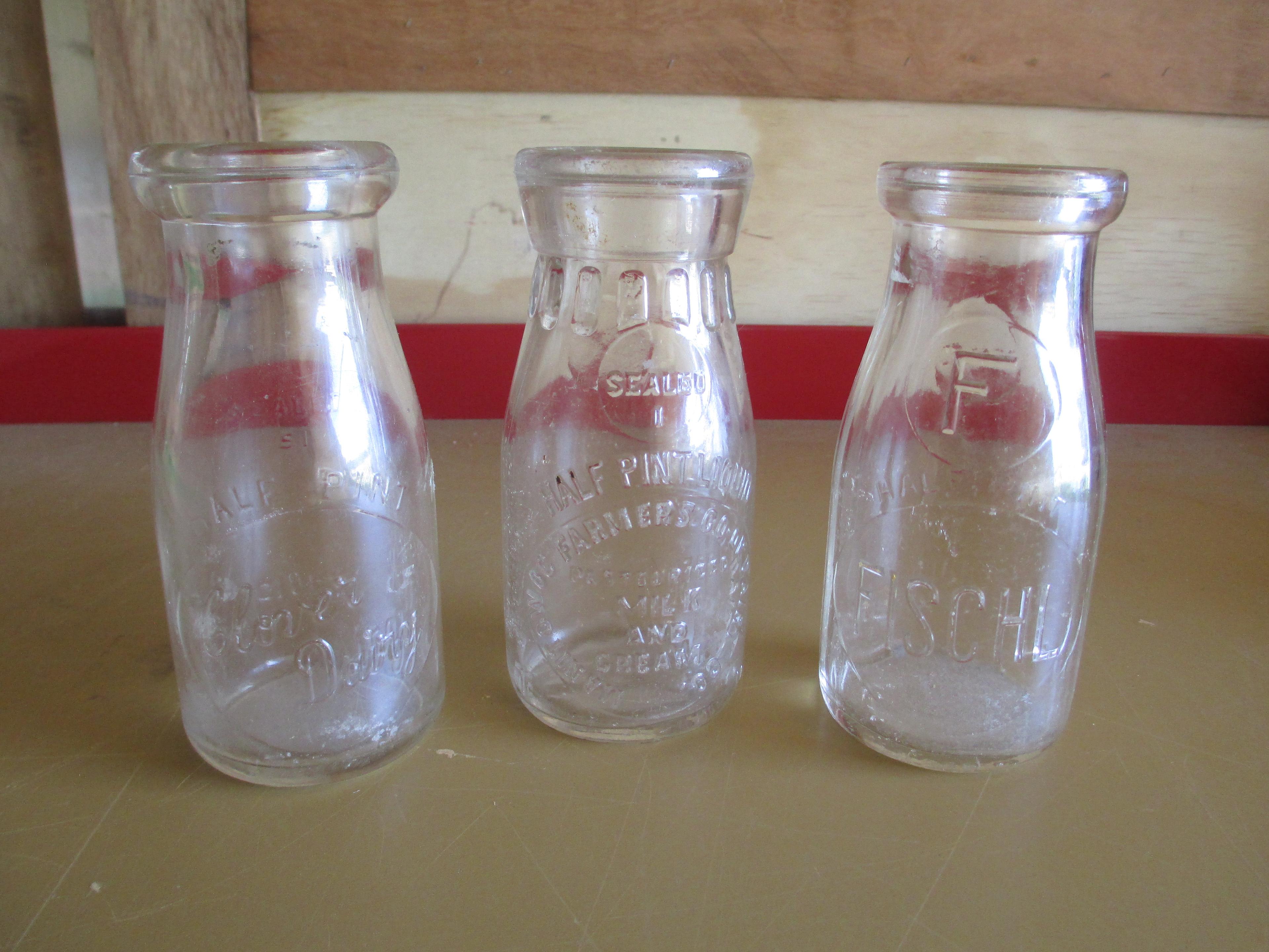 Mixed Wisconsin 1 Pint Milk Bottles (21)