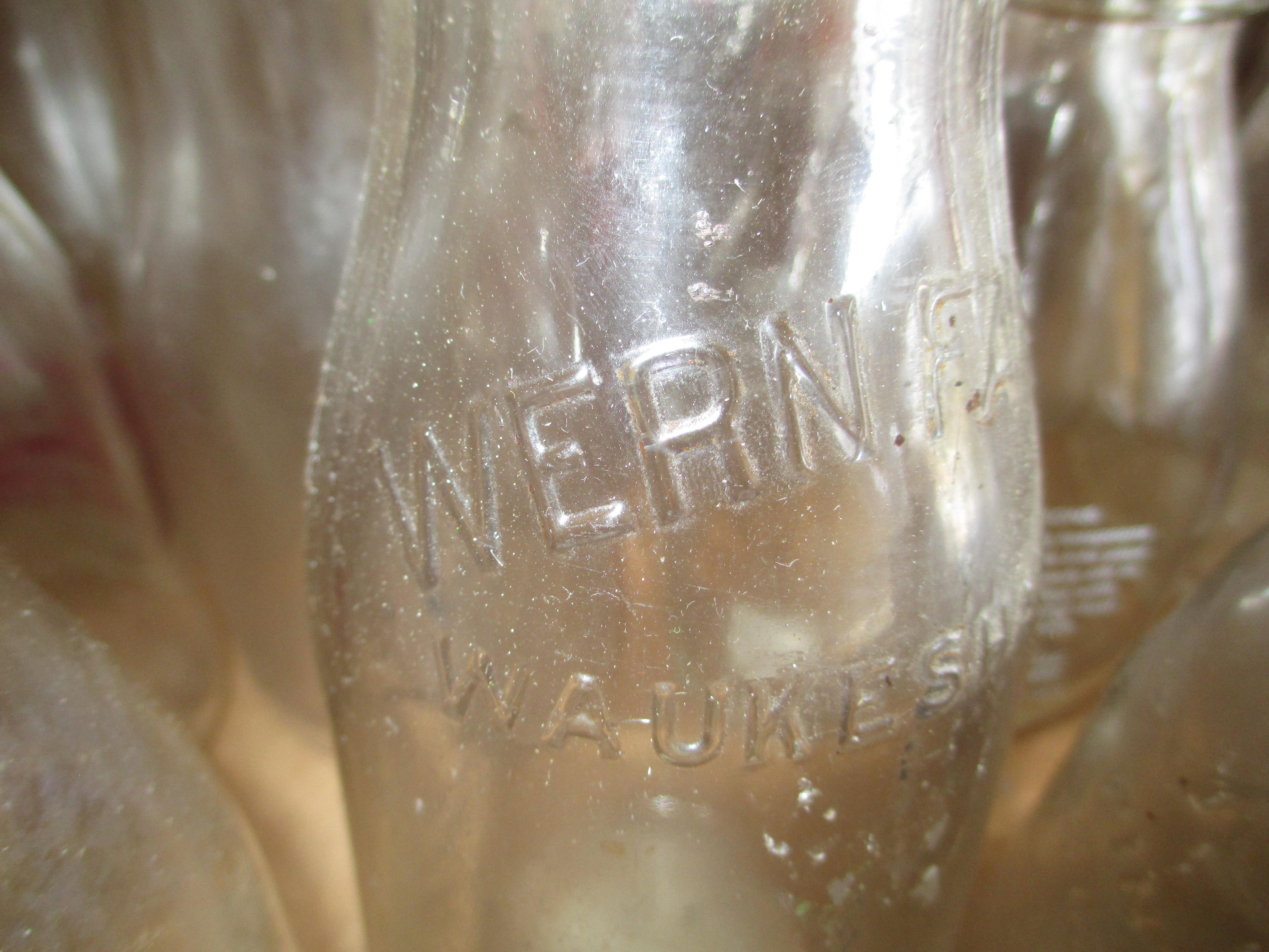 Mixed Wisconsin 1 Pint Milk Bottles (21)