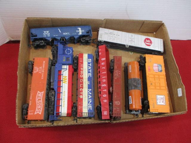 Mixed HO Scale Model Railroading Cars-C